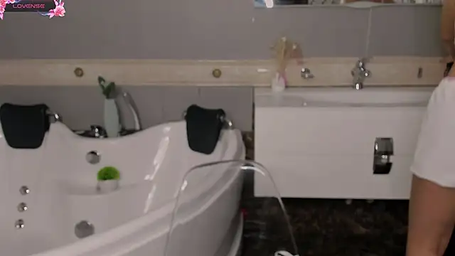 TracyCrawford online show from 29, 11, 2025