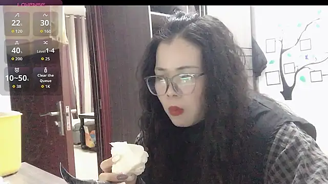 Snapshot of Huahua3187 chatting on 26, 11, 2025 Huahua3187 online show from 26, 11, 2025