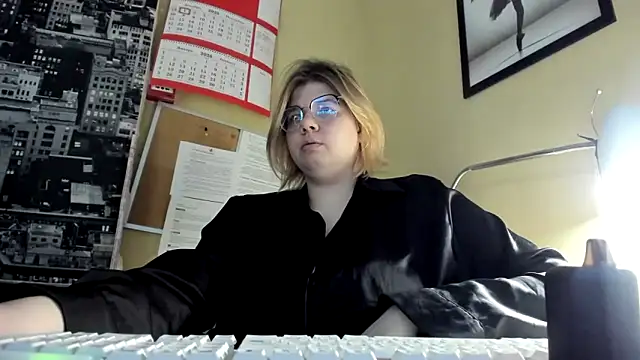 Snapshot of KrisRoyal chatting on 30, 11, 2025 KrisRoyal online show from 30, 11, 2025