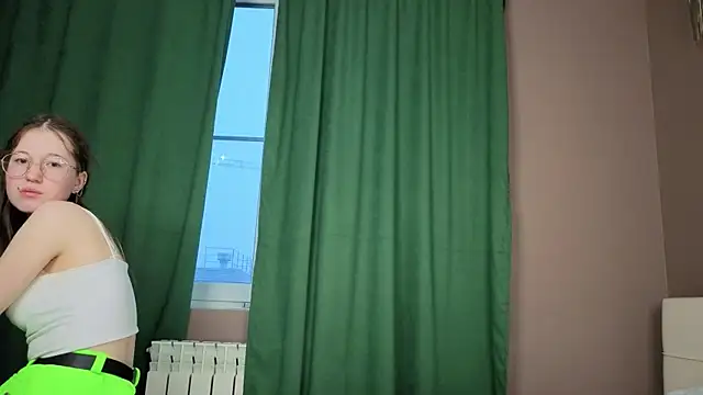 MiraFenech online show from 28, 11, 2025