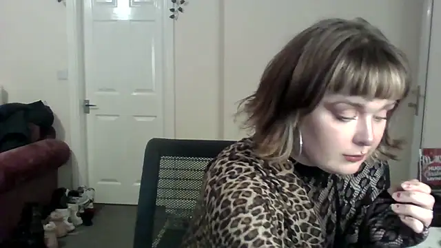 Snapshot of Persha_XX chatting on 25, 11, 2025 Persha XX online show from 25, 11, 2025