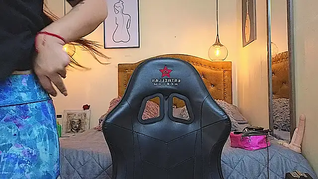 Lily Sanderss online show from 18, 12, 2025