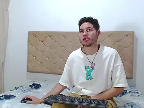 Snapshot of crissex3 chatting on 10, 2, 2026 crissex3 online show from 10, 2, 2026