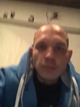 Snapshot of Spielzeugtwink chatting on 19, 5, 2026 Spielzeugtwink online show from 19, 5, 2026