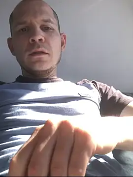 Snapshot of Spielzeugtwink chatting on 11, 6, 2026 Spielzeugtwink online show from 11, 6, 2026