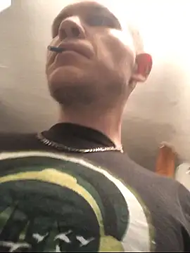 Snapshot of Spielzeugtwink chatting on 11, 6, 2026 Spielzeugtwink online show from 11, 6, 2026