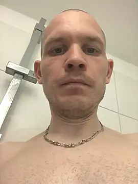 Snapshot of Spielzeugtwink chatting on 18, 6, 2026 Spielzeugtwink online show from 18, 6, 2026