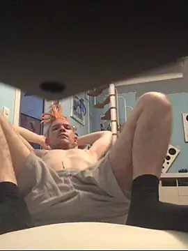 Snapshot of Spielzeugtwink chatting on 24, 6, 2026 Spielzeugtwink online show from 24, 6, 2026