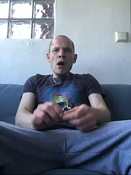 Snapshot of Spielzeugtwink chatting on 10, 7, 2026 Spielzeugtwink online show from 10, 7, 2026