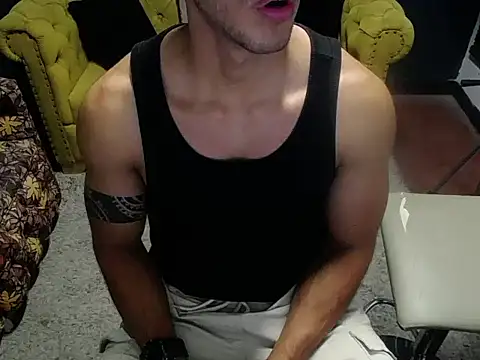 Snapshot of tayler_luke chatting on 20, 12, 2025 tayler luke online show from 20, 12, 2025