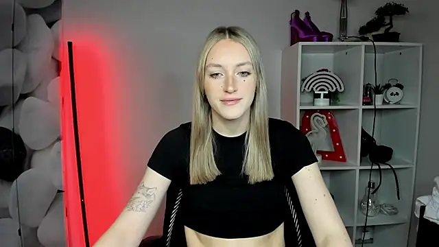 EvelynBlond online show from 9, 2, 2026