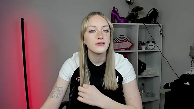 EvelynBlond online show from 26, 3, 2026