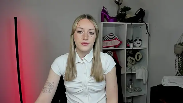 EvelynBlond online show from 27, 3, 2026