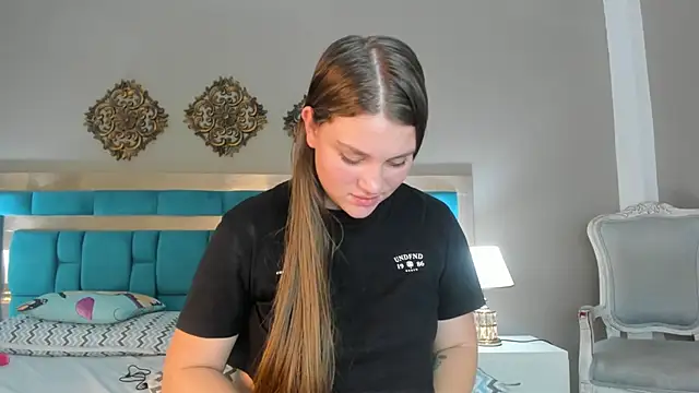 LiiaVelvet online show from 17, 12, 2025