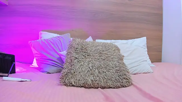 emilyrousee01 online show from 13, 12, 2025