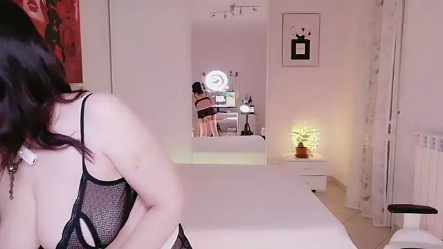 FlirtyFox  online show from 30, 11, 2025