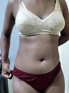 Snapshot of Simran_0011 chatting on 1, 12, 2025 Simran 0011 online show from 1, 12, 2025