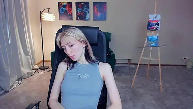 AuraMcvea online show from 22, 11, 2025