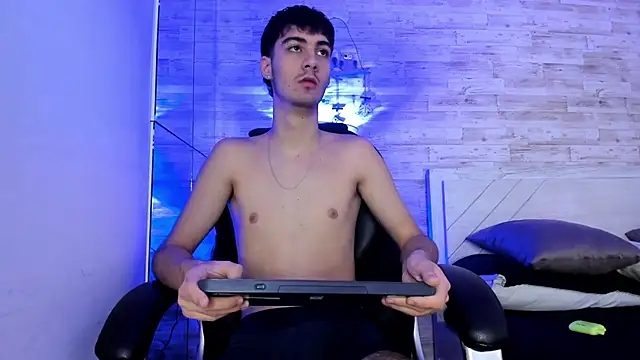 Emir Ozan  online show from 3, 12, 2025