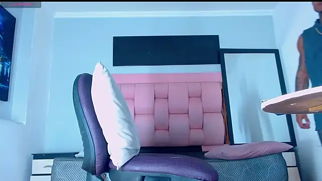 Hot Latino x online show from 6, 2, 2026