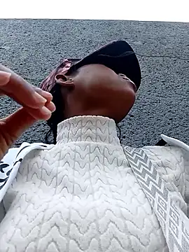 Sweethoneypot25 online show from 22, 4, 2026