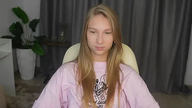 CaritaTacke online show from 25, 11, 2025