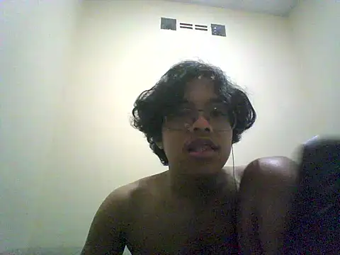 Snapshot of VERTSS2 chatting on 20, 11, 2025 VERTSS2 online show from 20, 11, 2025