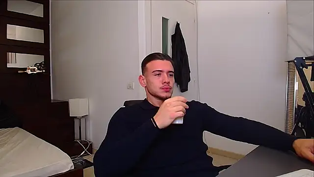 ElijahThorne online show from 24, 11, 2025