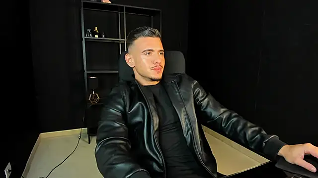 Snapshot of ElijahThorne chatting on 16, 4, 2026 ElijahThorne online show from 16, 4, 2026