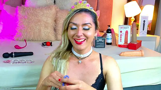 Lunitaa Diva online show from 6, 2, 2026