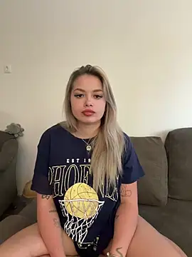 Snapshot of Ibolya_7 chatting on 8, 5, 2026 Ibolya 7 online show from 8, 5, 2026