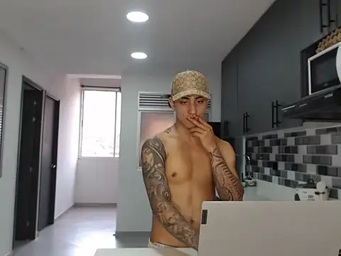 Snapshot of master_Tripa chatting on 24, 11, 2025 master Tripa online show from 24, 11, 2025