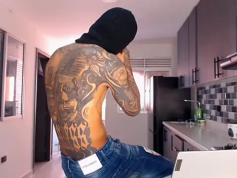 Snapshot of master_Tripa chatting on 4, 12, 2025 master Tripa online show from 4, 12, 2025