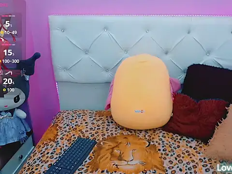 Snapshot of xwetdreamsx chatting on 28, 11, 2025 xwetdreamsx online show from 28, 11, 2025