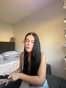 Kerysmae online show from 3, 12, 2025