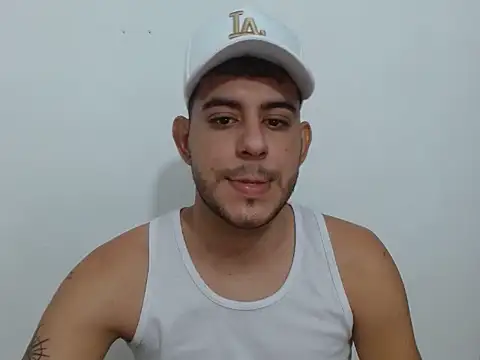 Snapshot of pinky_7 chatting on 22, 11, 2025 pinky 7 online show from 22, 11, 2025