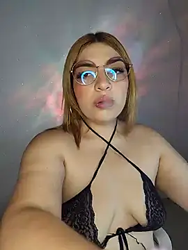 mila curvy online show from 11, 2, 2026