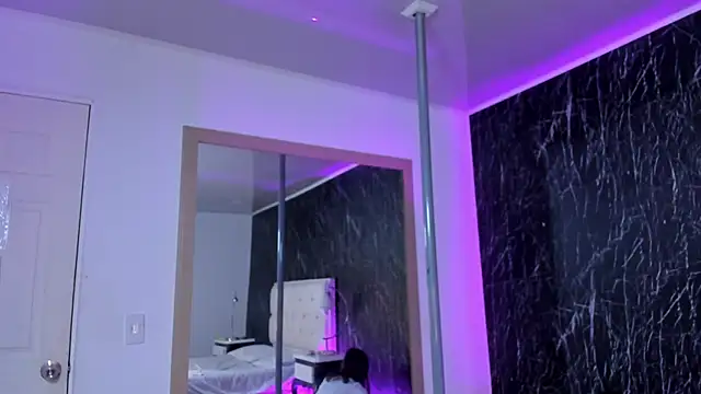 Snapshot of ClarissaMorreti chatting on 26, 11, 2025 ClarissaMorreti online show from 26, 11, 2025