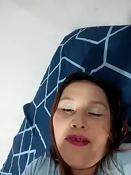 Snapshot of Paola-Lond chatting on 2, 12, 2025 Paola-Lond online show from 2, 12, 2025