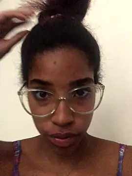 Snapshot of pleasing_charlotte chatting on 16, 12, 2025 pleasing charlotte online show from 16, 12, 2025