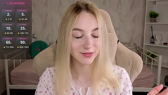 Snapshot of Shy_Polly chatting on 23, 6, 2026 Shy Polly online show from 23, 6, 2026