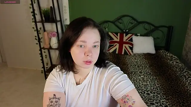 Snapshot of Vlada_vv chatting on 18, 4, 2026 Vlada vv online show from 18, 4, 2026