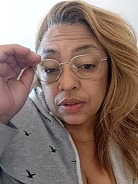 Halanamorena online show from 26, 11, 2025