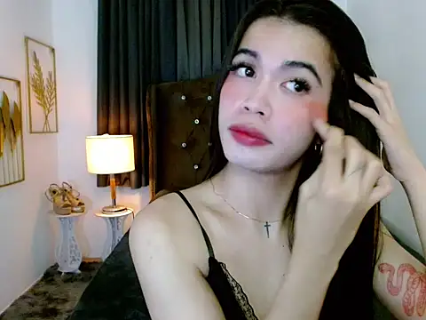 hollyyumiloove online show from 14, 1, 2026