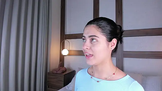 SarhaVega online show from 22, 12, 2025