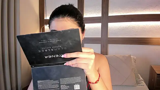 SarhaVega online show from 13, 1, 2026