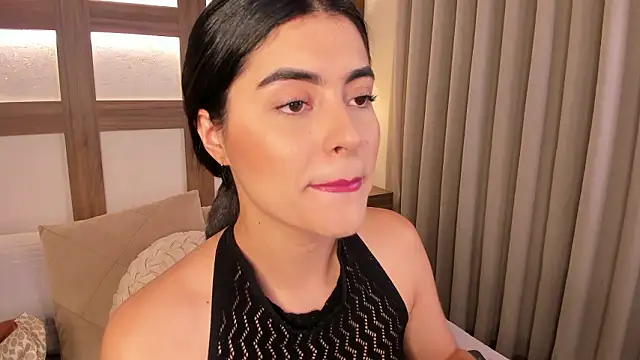 SarhaVega online show from 5, 3, 2026