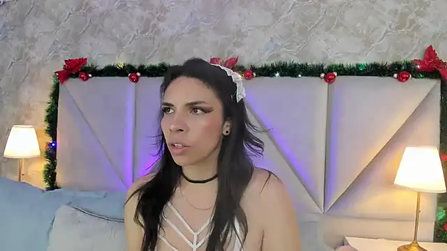 Viiolet Stone online show from 19, 12, 2025