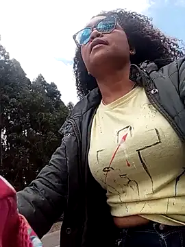 Snapshot of MaayaFonseca chatting on 16, 12, 2025 MaayaFonseca online show from 16, 12, 2025