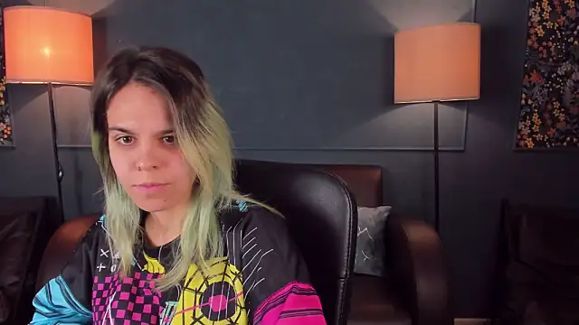 Snapshot of LiraBelle chatting on 22, 11, 2025 LiraBelle online show from 22, 11, 2025